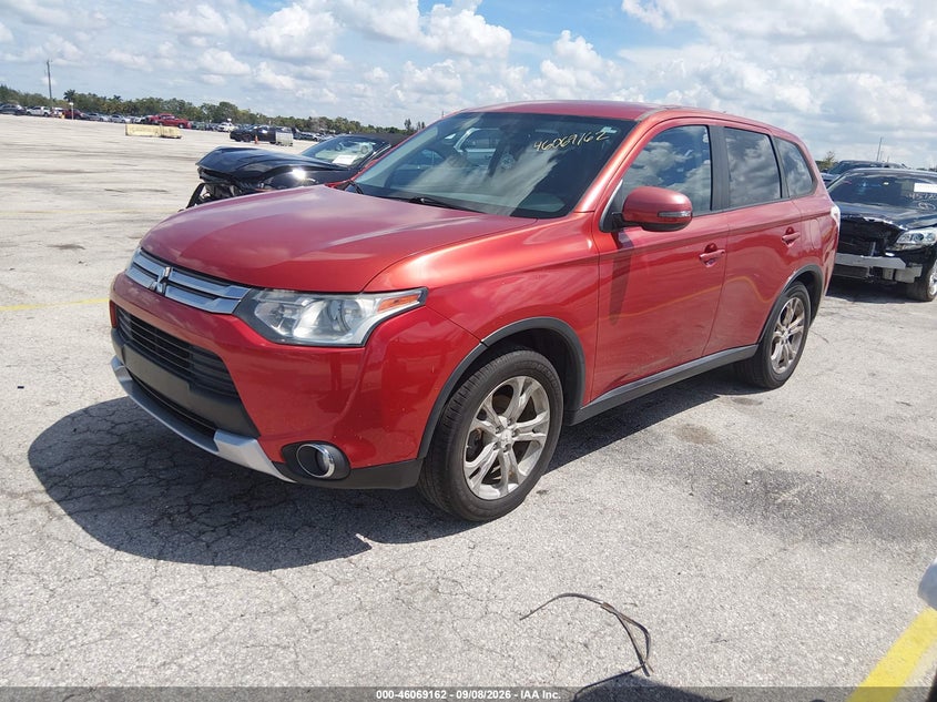 2015 MITSUBISHI OUTLANDER auction photo 2