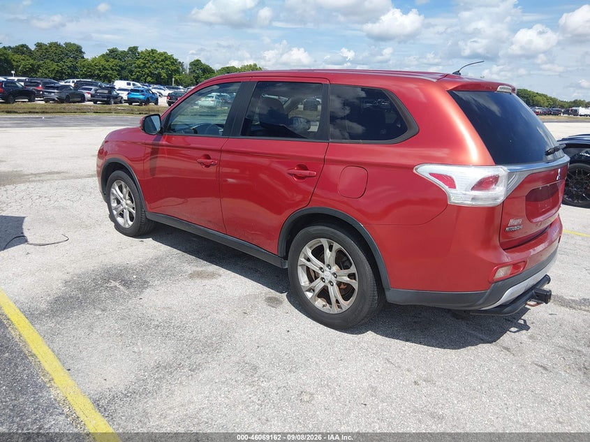 2015 MITSUBISHI OUTLANDER auction photo 3