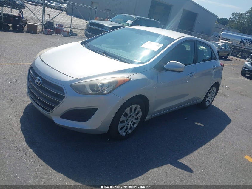 2016 HYUNDAI ELANTRA GT auction photo 2