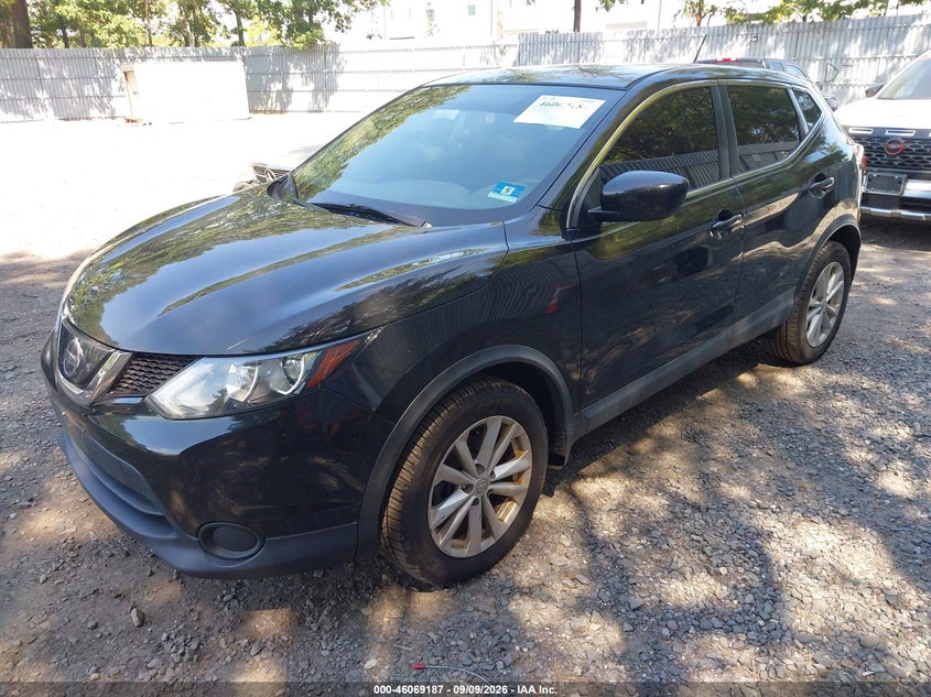 2018 NISSAN ROGUE SPORT auction photo 2