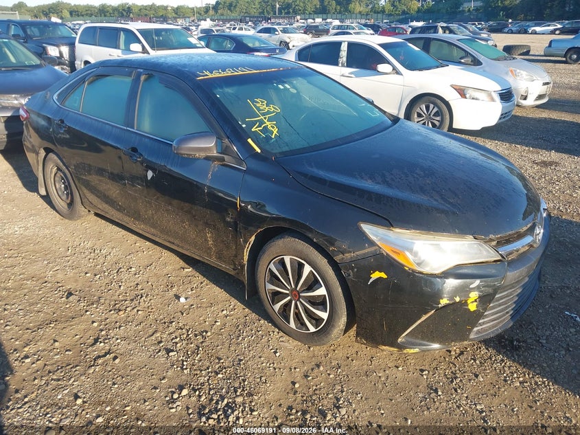 2015 TOYOTA CAMRY HYBRID auction photo 1