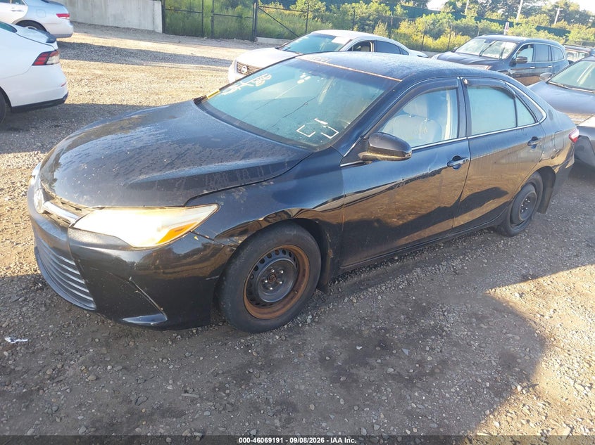 2015 TOYOTA CAMRY HYBRID auction photo 2
