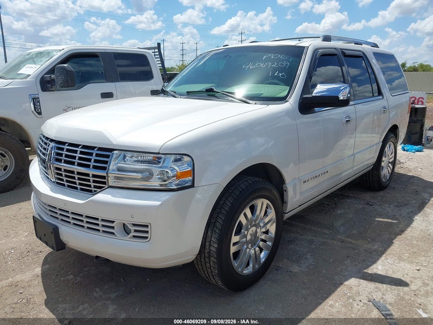 2013 LINCOLN NAVIGATOR auction photo 2