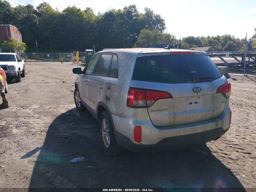 2015 KIA SORENTO auction photo 3