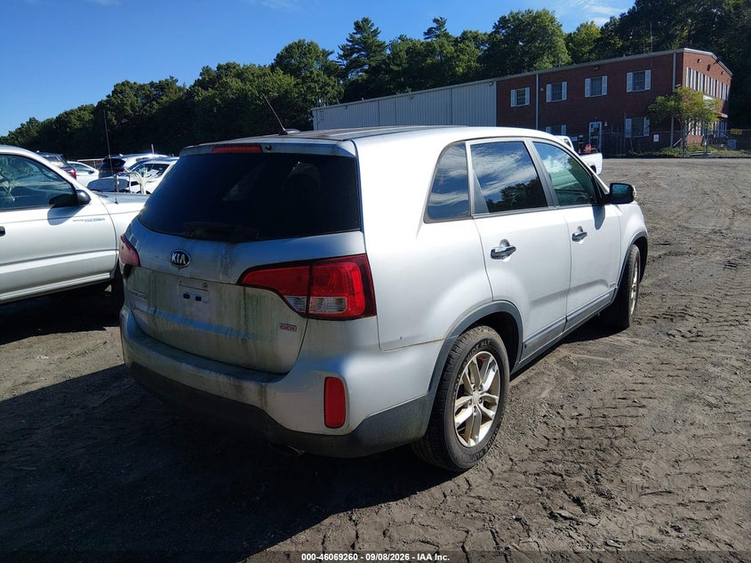 2015 KIA SORENTO auction photo 4