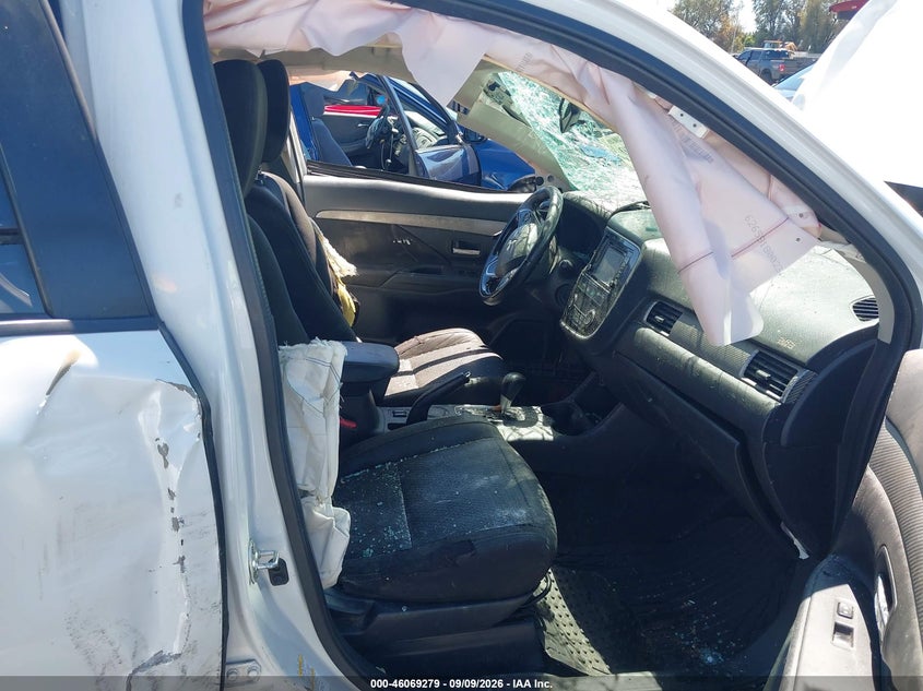 2016 MITSUBISHI OUTLANDER auction photo 5
