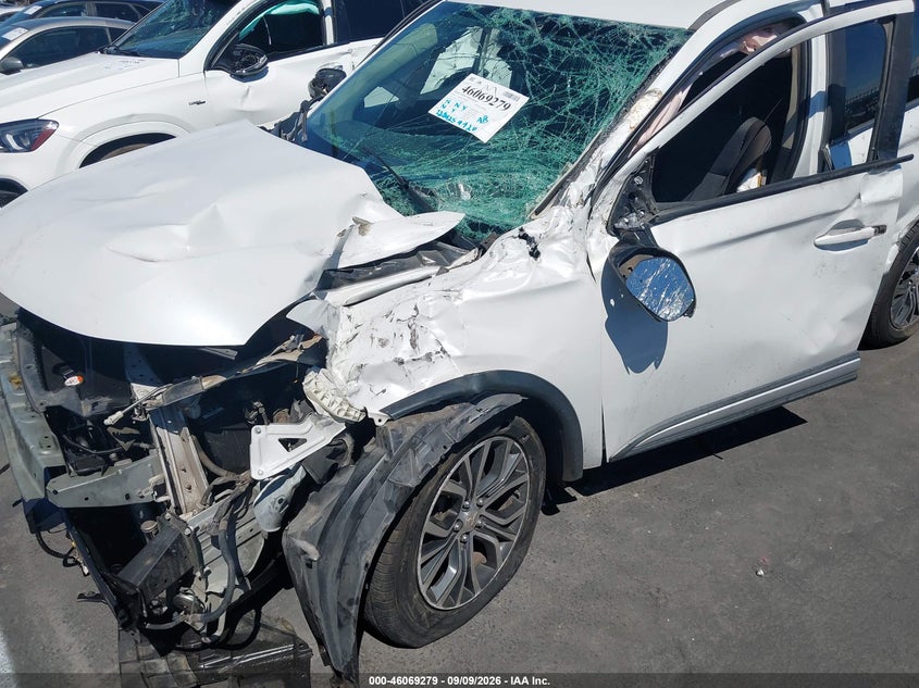 2016 MITSUBISHI OUTLANDER auction photo 6