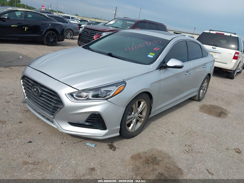 2018 HYUNDAI SONATA auction photo 2