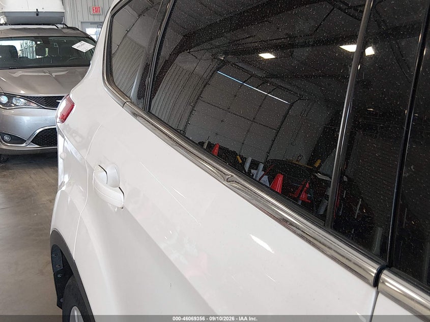 2016 FORD ESCAPE auction photo 6