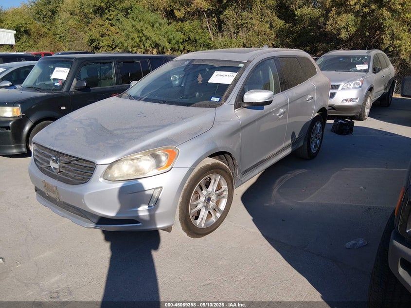 2015 VOLVO XC60 auction photo 2
