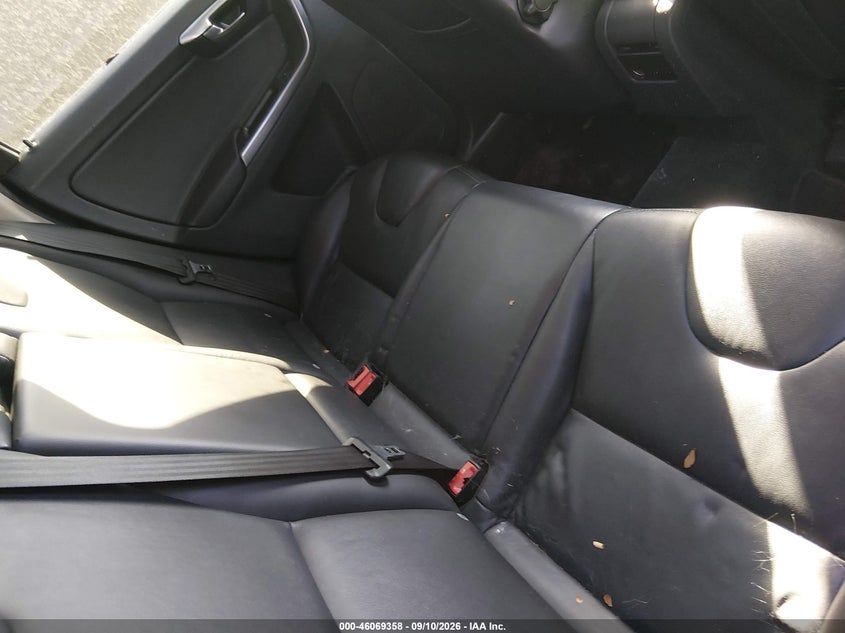 2015 VOLVO XC60 auction photo 8
