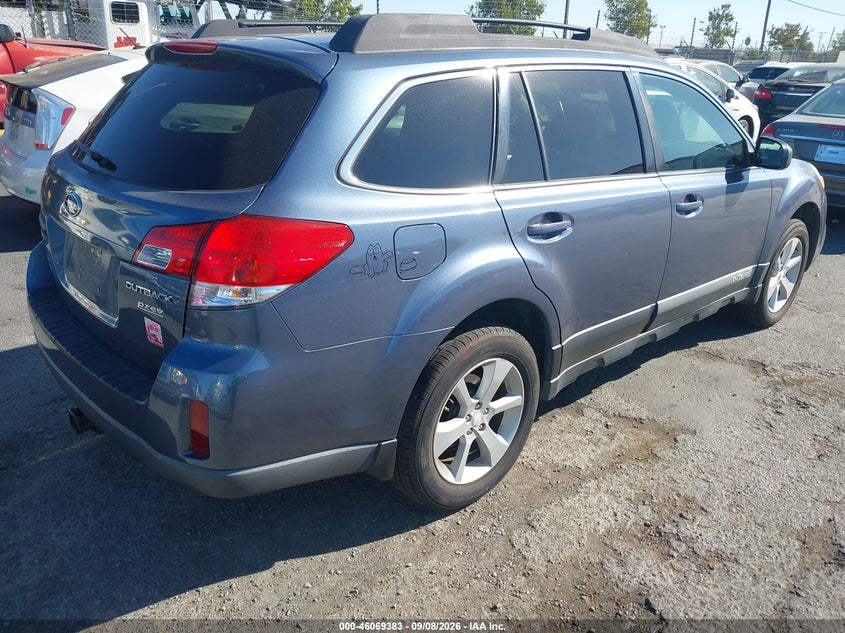 2013 SUBARU OUTBACK auction photo 4