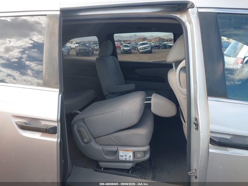 2013 HONDA ODYSSEY auction photo 8