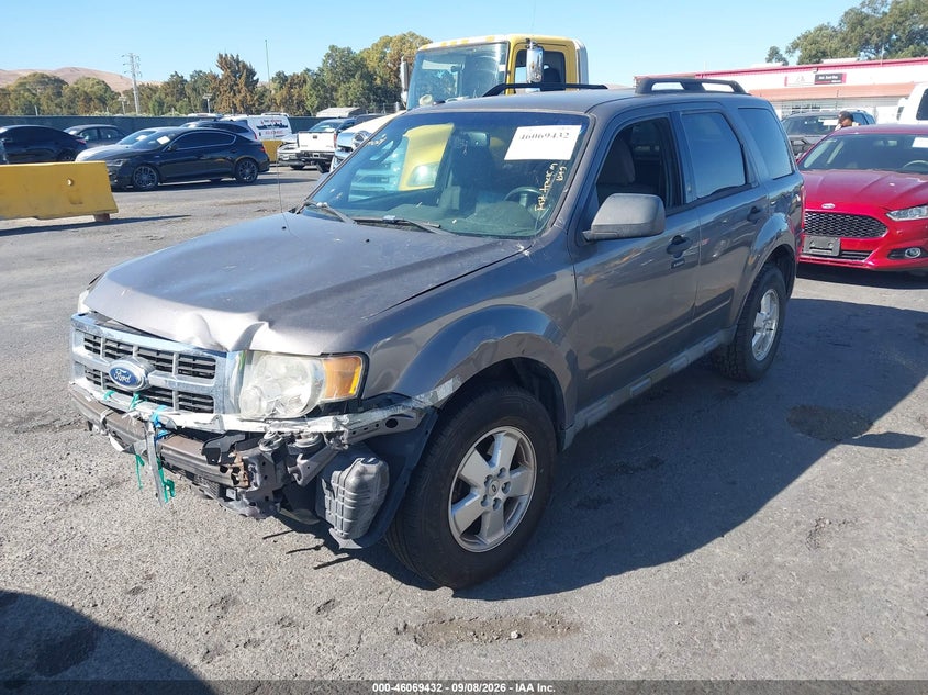 2012 FORD ESCAPE auction photo 2
