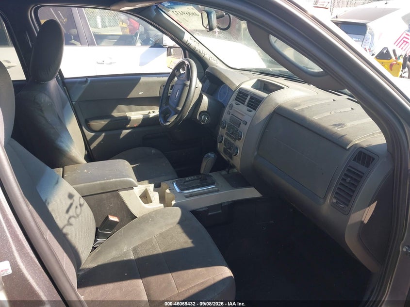2012 FORD ESCAPE auction photo 5