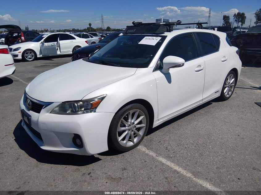 Vin: jthkd5bh7d2164478, lot: 46569009, lexus ct 200h 20132