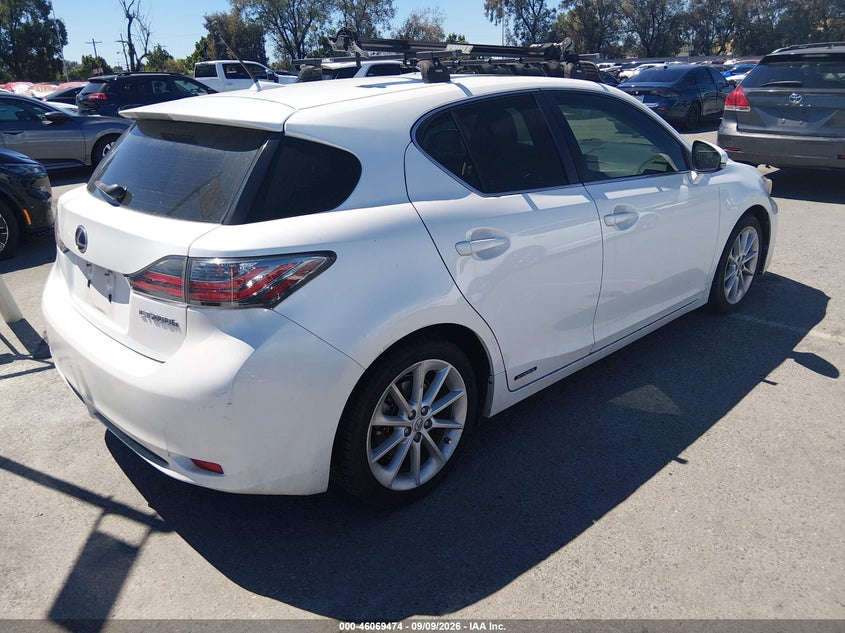 2013 LEXUS CT 200H auction photo 4