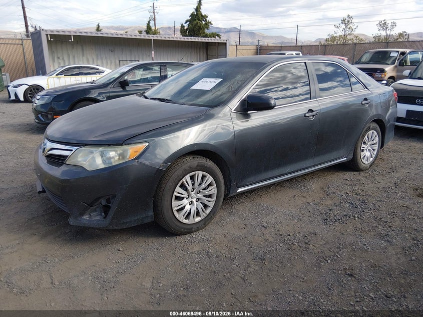 2014 TOYOTA CAMRY auction photo 2