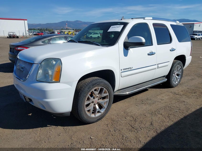 2007 GMC YUKON auction photo 2