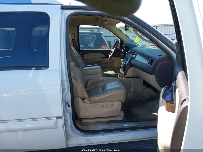 2007 GMC YUKON auction photo 5