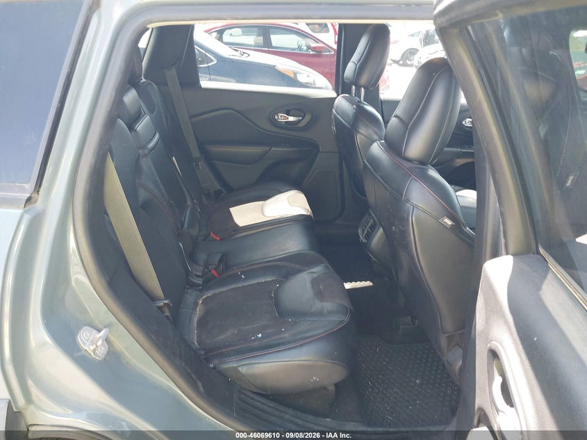 2014 JEEP CHEROKEE auction photo 8