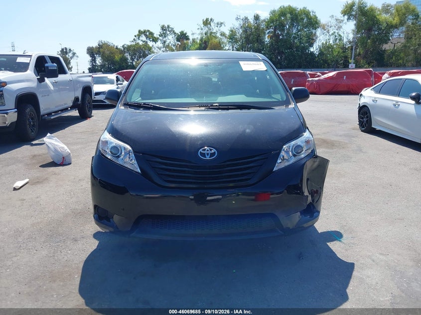 TOYOTA SIENNA - zdjęcie 12
