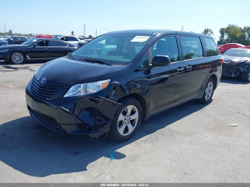 TOYOTA SIENNA - zdjęcie 2