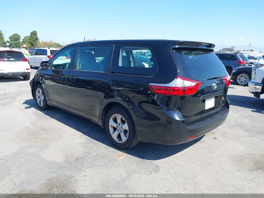 TOYOTA SIENNA - zdjęcie 3