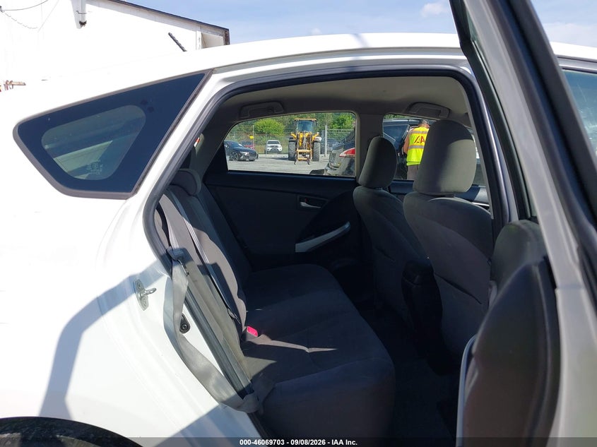 2013 TOYOTA PRIUS auction photo 8