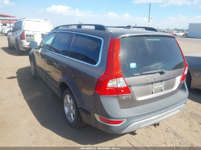 VOLVO XC70 2011 VIN YV4940BZ3B1095283