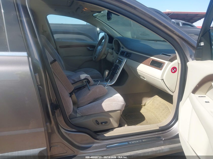 VOLVO XC70 2011 VIN YV4940BZ3B1095283
