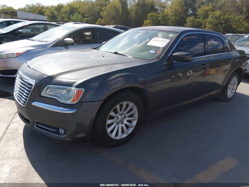2013 CHRYSLER 300 auction photo 2
