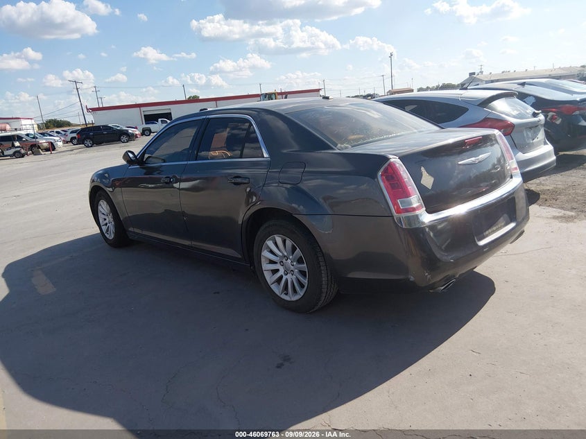 2013 CHRYSLER 300 auction photo 3