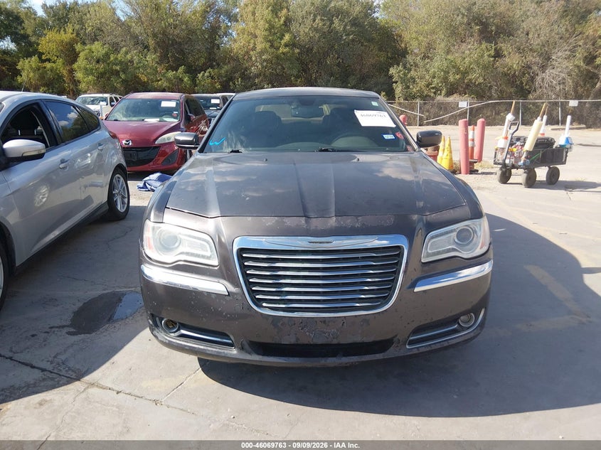 2013 CHRYSLER 300 auction photo 6
