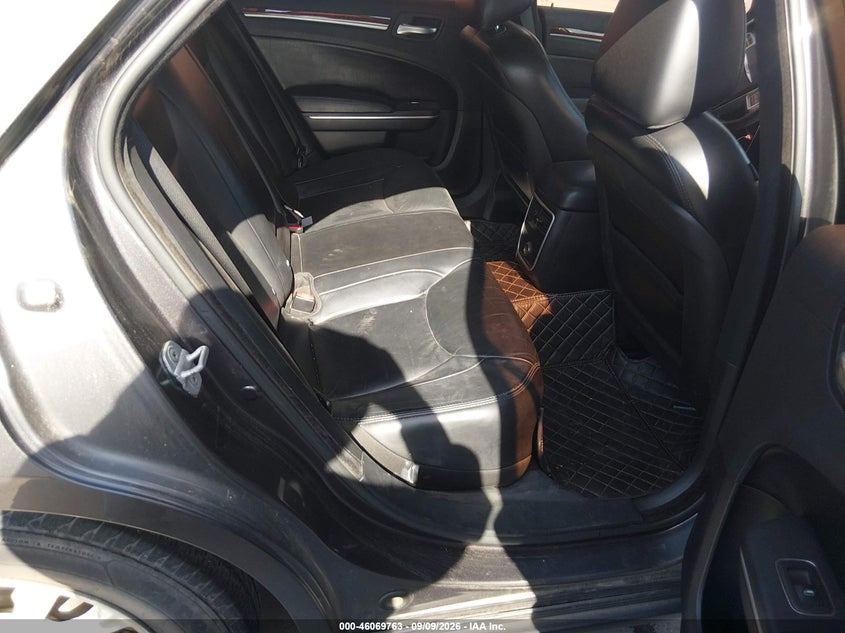 2013 CHRYSLER 300 auction photo 8