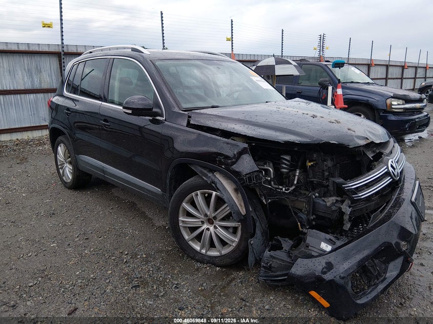 2013 VOLKSWAGEN TIGUAN auction photo 1