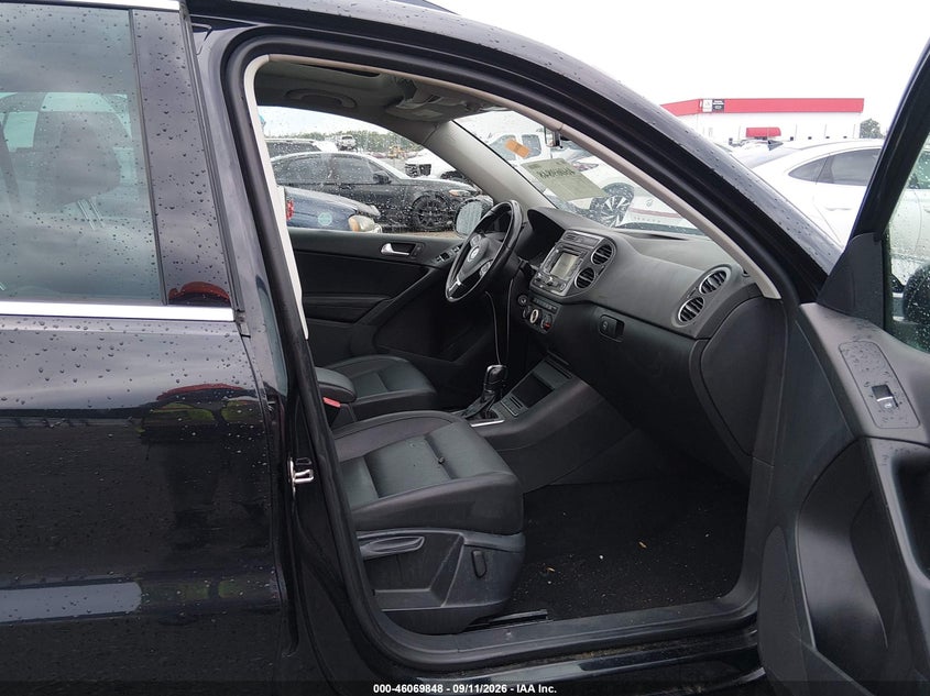 2013 VOLKSWAGEN TIGUAN auction photo 5