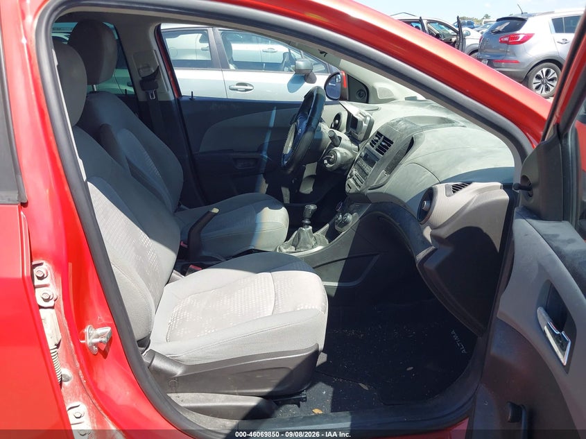 2012 CHEVROLET SONIC auction photo 5