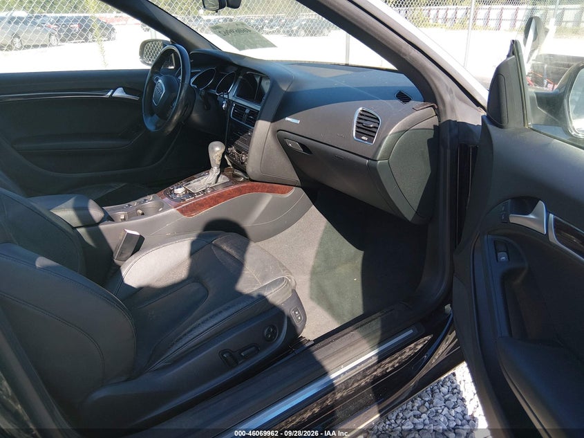2010 AUDI A5 auction photo 5