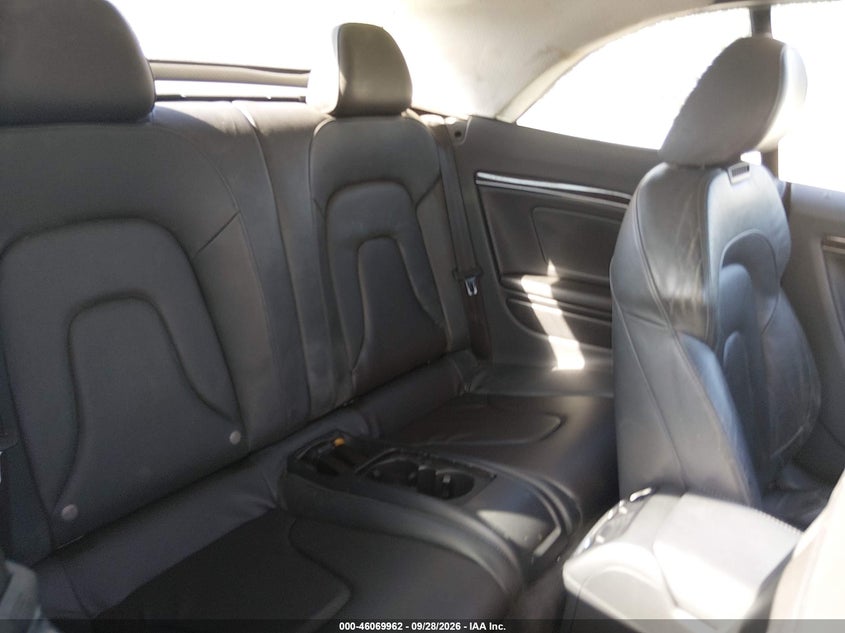 2010 AUDI A5 auction photo 8