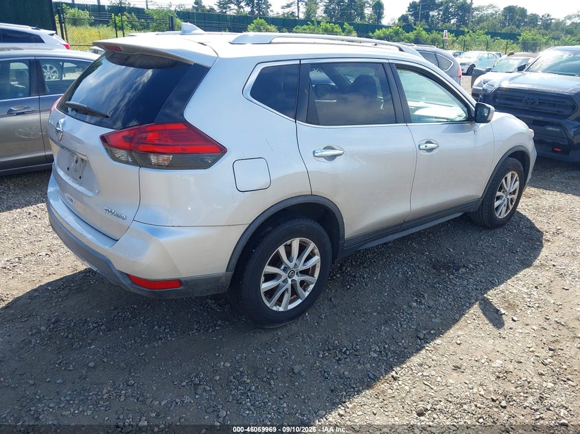 2017 NISSAN ROGUE auction photo 4