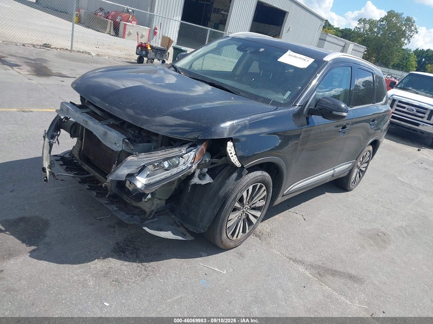 2020 MITSUBISHI OUTLANDER auction photo 2