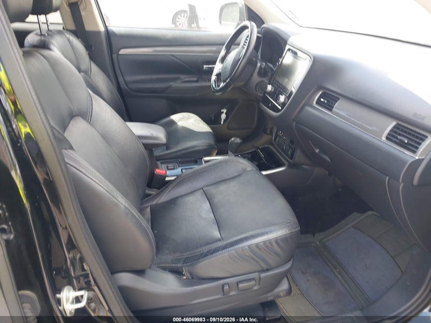 2020 MITSUBISHI OUTLANDER auction photo 5