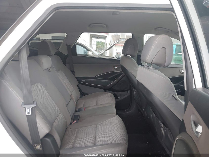 2017 HYUNDAI SANTA FE auction photo 8