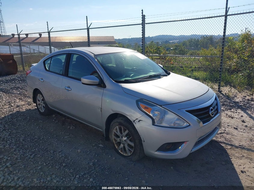 2017 NISSAN VERSA auction photo 1