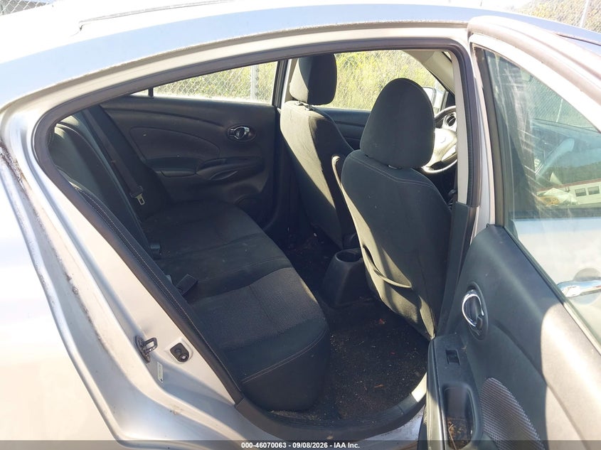 2017 NISSAN VERSA auction photo 8
