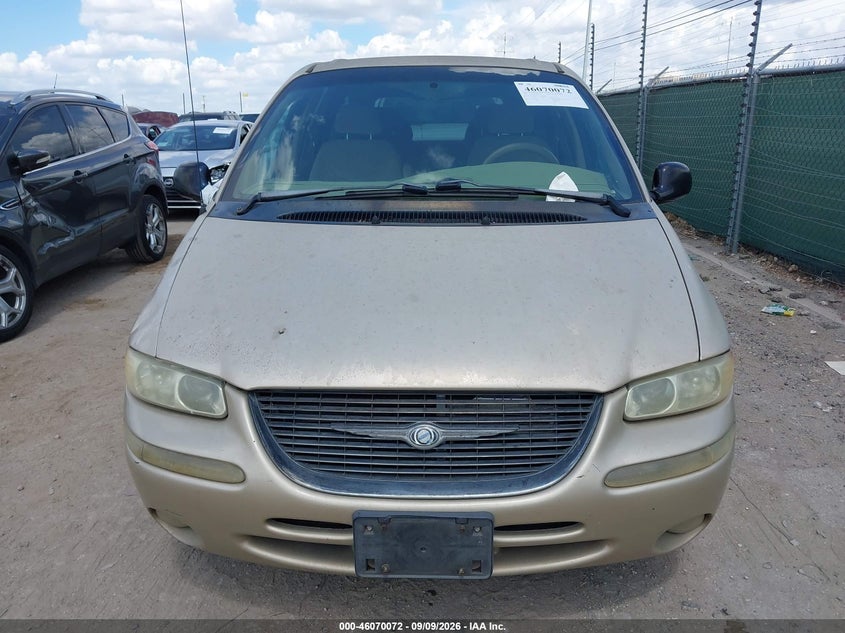 2000 CHRYSLER TOWN & COUNTRY auction photo 6
