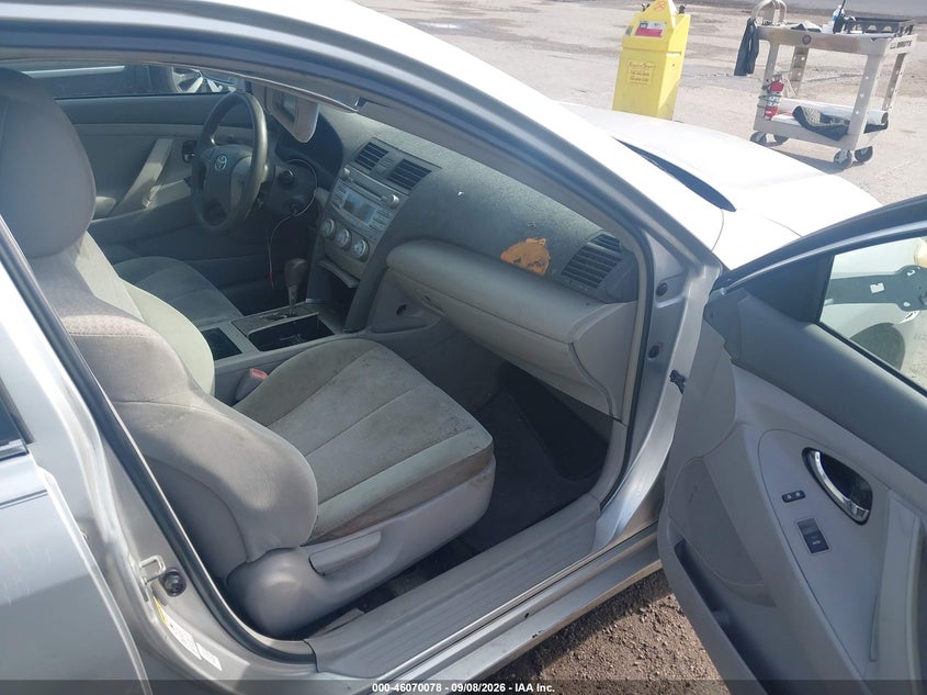 2011 TOYOTA CAMRY auction photo 5