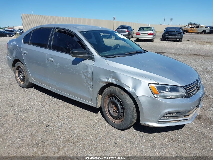 2015 VOLKSWAGEN JETTA auction photo 1