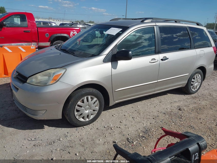 2005 TOYOTA SIENNA auction photo 2